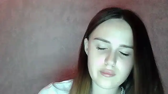 SweetLoraa webcam