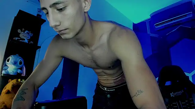 MaxiimoRomano_ webcam
