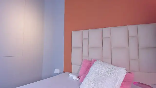 Adela_Rous webcam