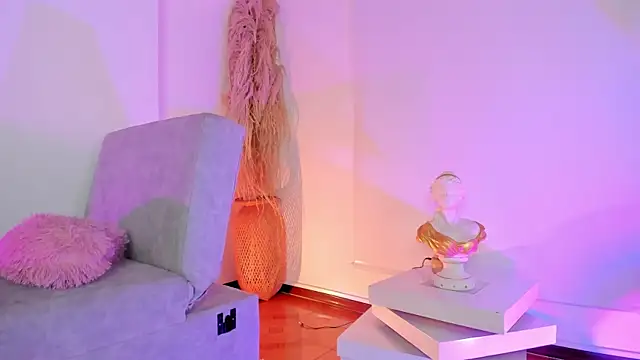 Amelie_Wine webcam
