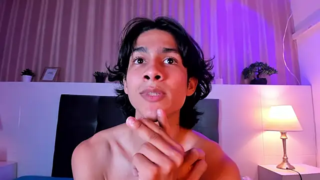 Cheys_Mast live sex cam