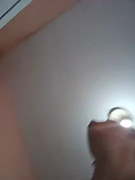 skinnyrox live cam on StripChat
