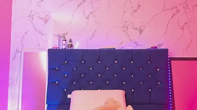 Dakotaa_Johnson webcam