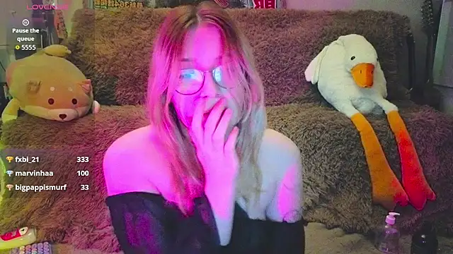 LeahBay webcam