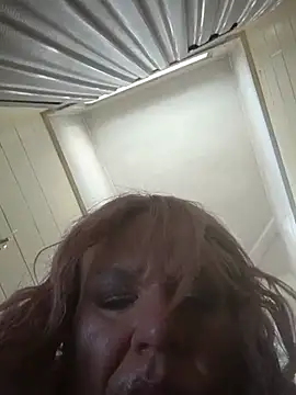 deedeedoll82222 live sex cam
