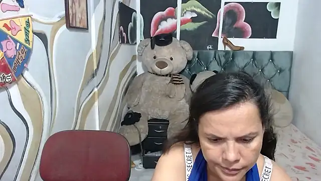 manzanahot9 (G milf) - 69 naked and squirt .kiss hot and finger