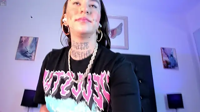 Mia_ink1111 live webcam