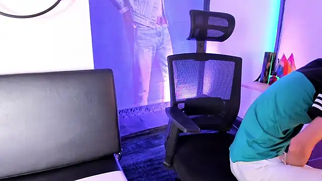 anddy_hugecock webcam