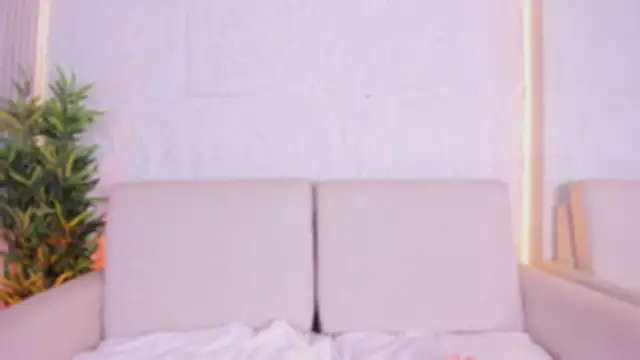 Ali_Hamilton webcam