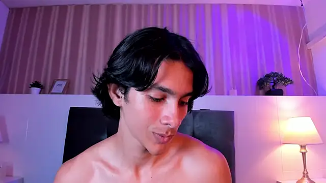Cheys_Mast live sex cam