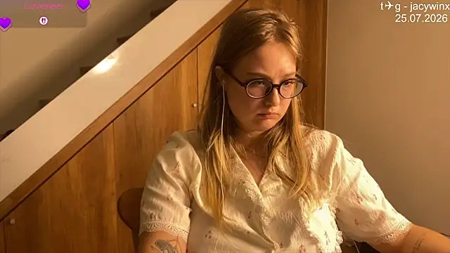 JacyWinslat live cam on StripChat
