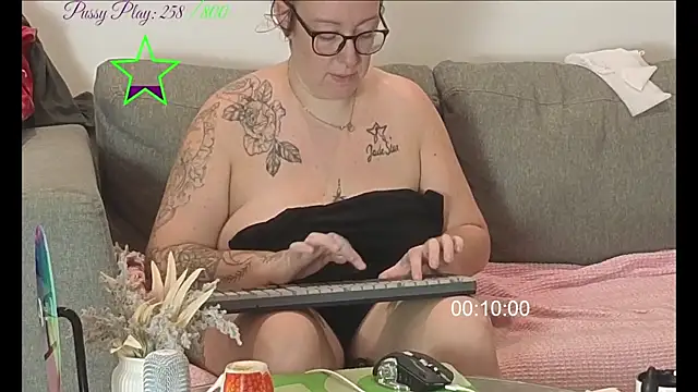 JadeStarUK webcam