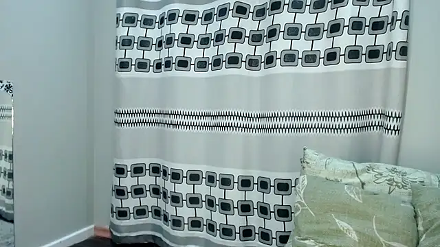 _MoniqueLovay_ webcam