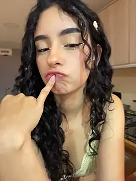 rossemelody (F teen) - Spank pussy+missionary🤤