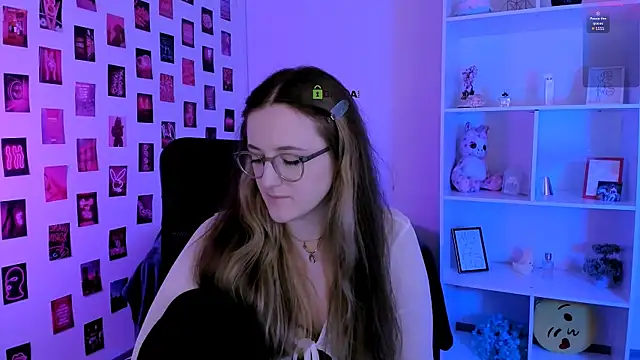 luna_berryy webcam