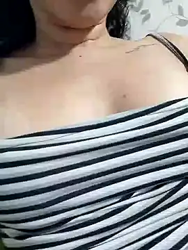venuseyes25