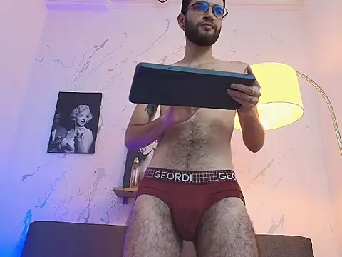 elliot_flame webcam