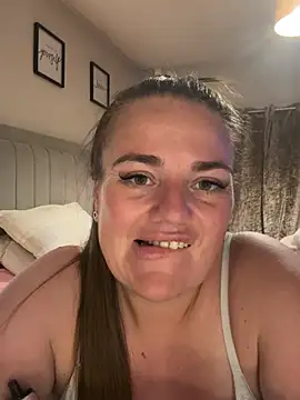Bustygem_ webcam