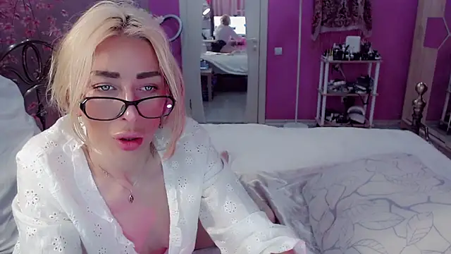 AnnieGOld_ webcam