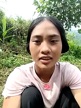 Hoa-tuylip live cam on StripChat