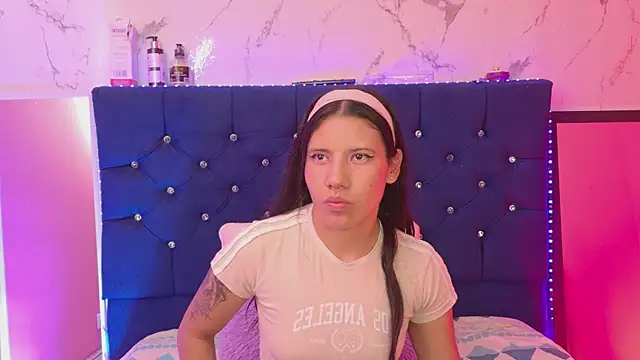 Dakotaa_Johnson webcam