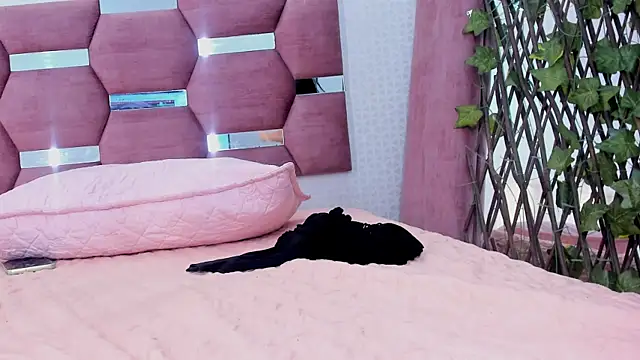 Mahyolen live cam on StripChat