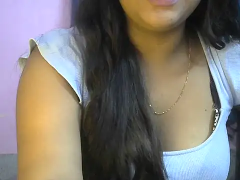 QUEEN-OF-QUEEN live cam on StripChat