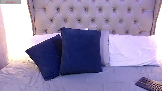 Liiamthompson webcam