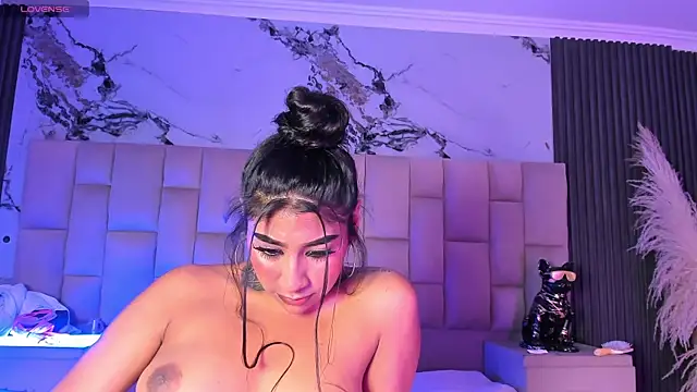 candyandmarilyn live cam on StripChat