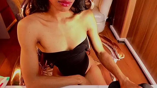 Alina_b_ live cam on StripChat