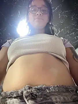 Isabella-Teen live webcam show