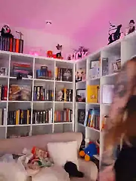 LilyOrion webcam