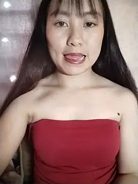 Cherry-squirtt live cam on StripChat