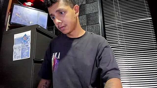 boy_bigcock24cm webcam