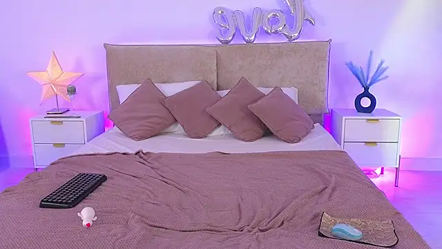 Jules_night's room