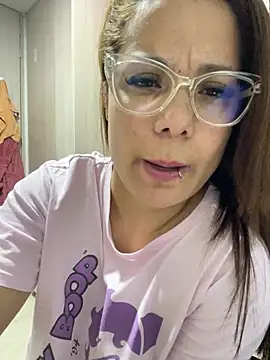 Pretty__Milf webcam