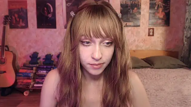 Friendly_Ellie live cam on StripChat