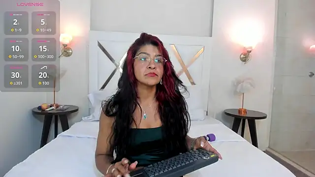 Sky_Collins_ webcam