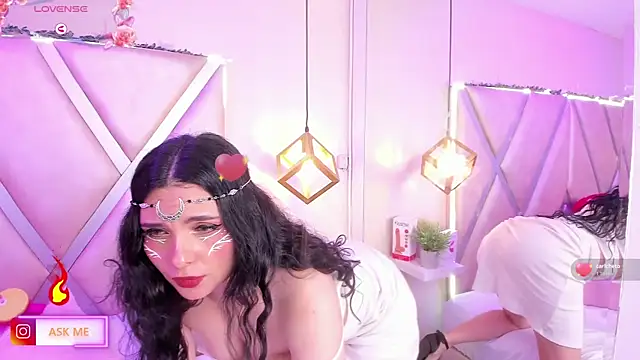 LilithRyder live cam on StripChat