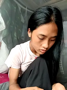 Hoa-tuylip live cam on StripChat