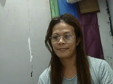 juicycum069 live cam on StripChat