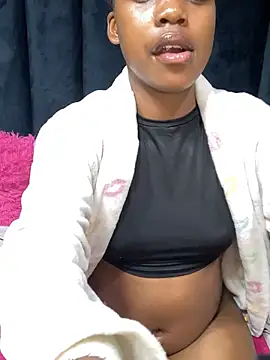 Littlebunny33 live cam on StripChat