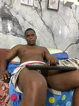 Tysonn777_ live cam on StripChat