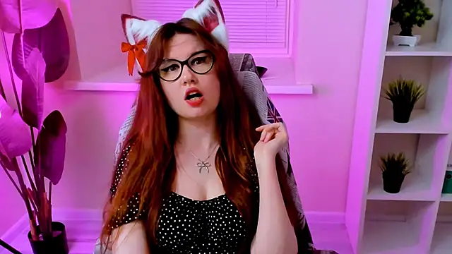 carolgiggly - CarolGiggly's free webcam