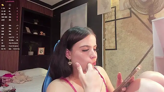 ChannelWhite_ live cam on StripChat