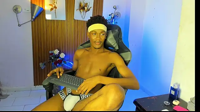 Ikaro_blue live cam on StripChat