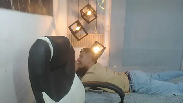DominantBoy4 webcam