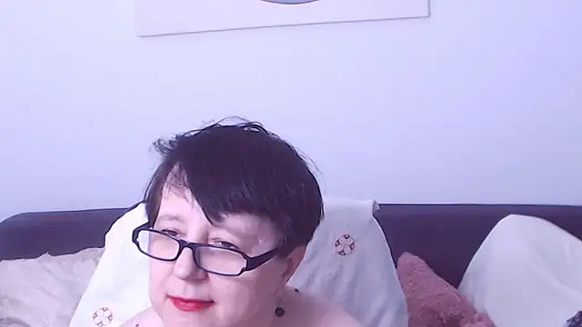 ChristaRose live cam on StripChat
