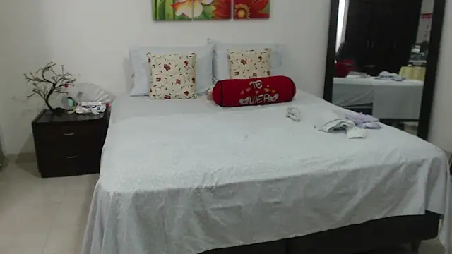 BombasticASSXXX webcam