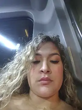 Sara_smiiith211 live sex cam